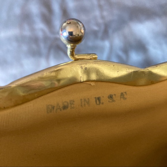 Vintage hard shell pocketbook/handbag - Picture 6 of 8